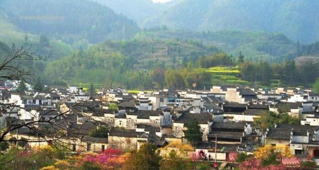 兩層的農(nóng)村別墅 兩層的農(nóng)村別墅