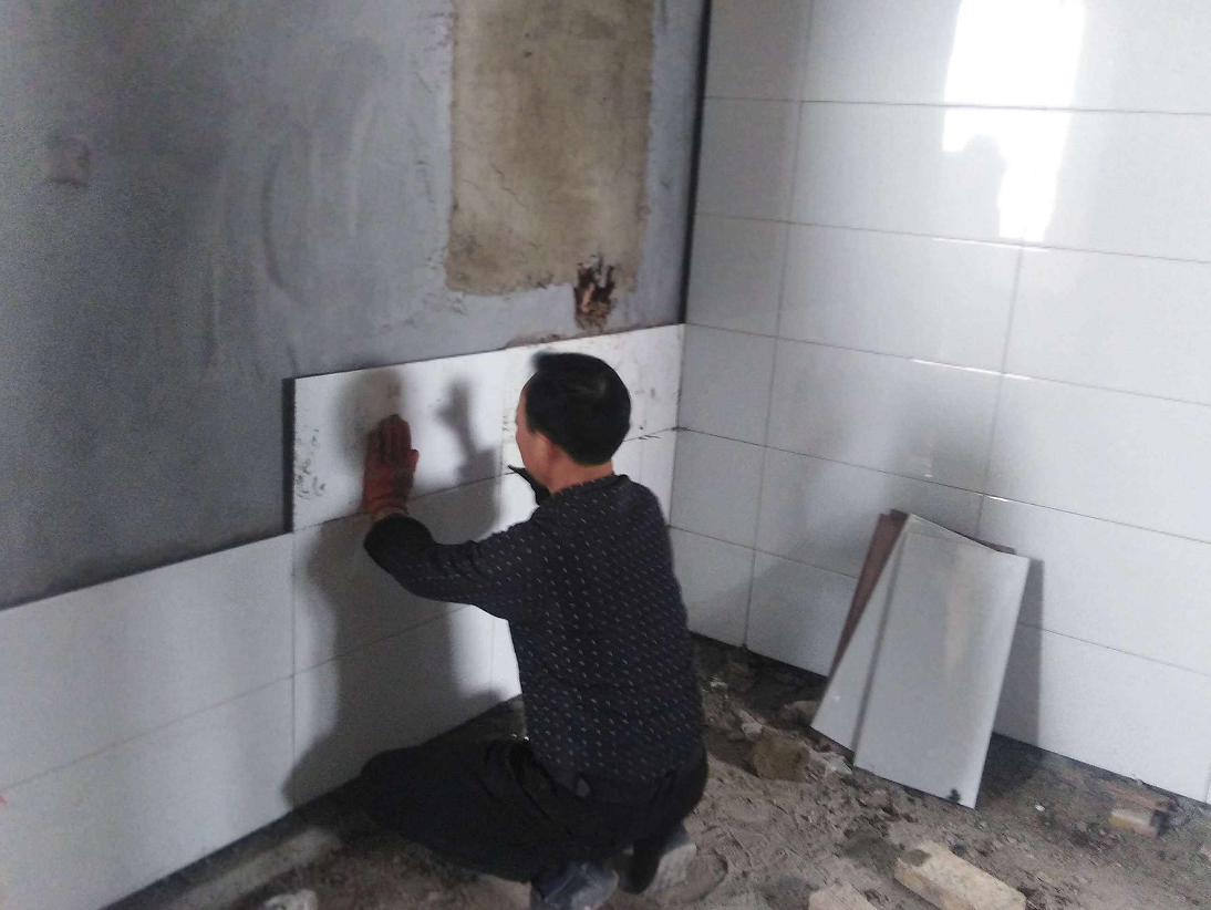貼地板磚用什么膠.png 貼地板磚用什么膠.png