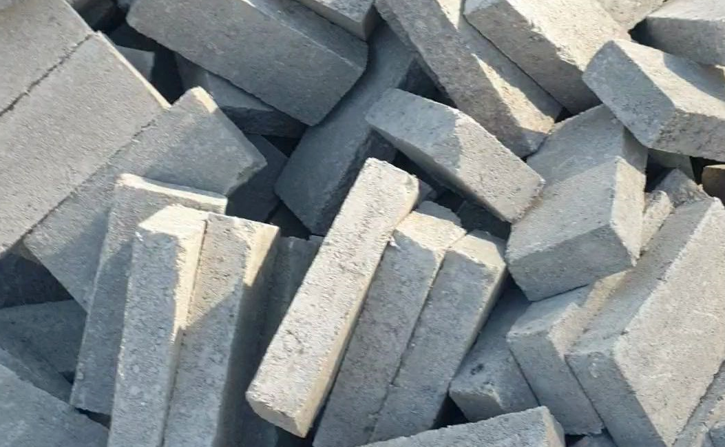 水泥磚的特點(diǎn) .png 水泥磚的特點(diǎn) .png