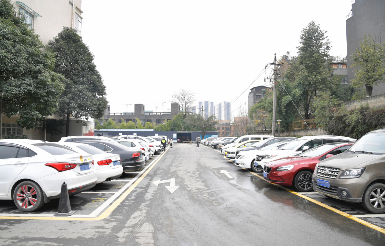 小區(qū)車位管理費(fèi)包含的服務(wù).png 小區(qū)車位管理費(fèi)包含的服務(wù).png